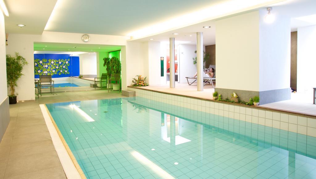 Ambassador Hotel 4*